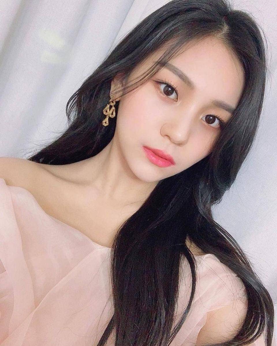instagram.com/umji.only