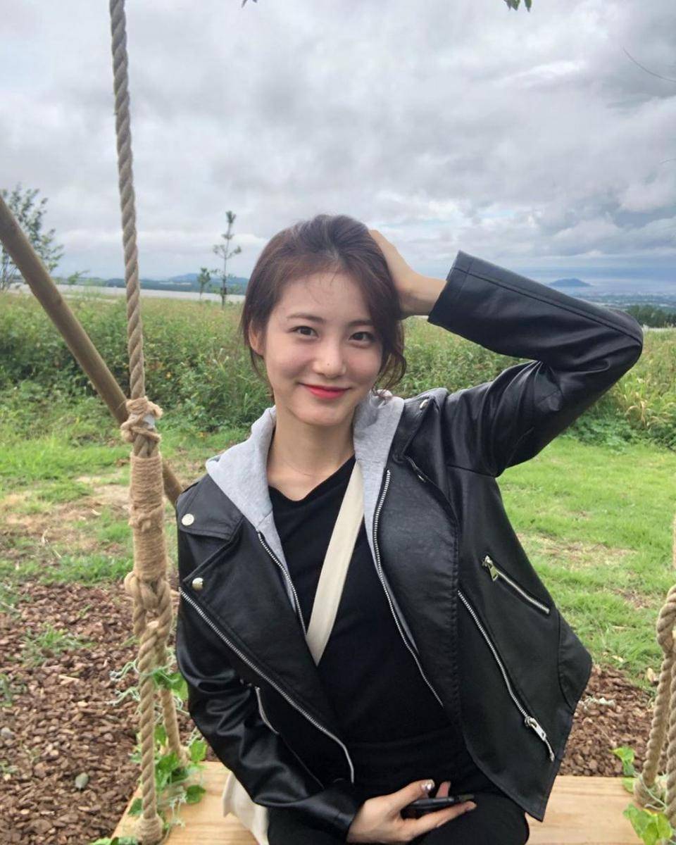 instagram.com/__shinyeeun