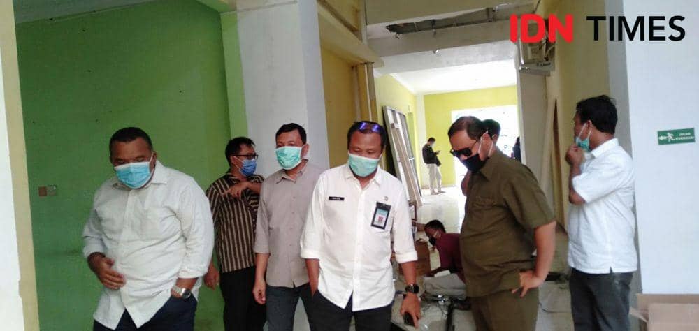 Pimpinan DPRD Bantul sidak persiapan RS Darurat COVID-19. IDN Times/Daruwaskita