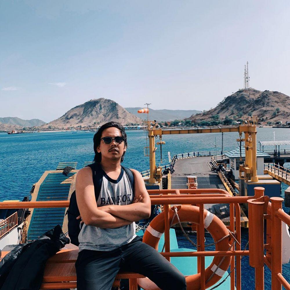 Viral Video TikTok 'Parodi Terbang', Ini 10 Potret Lucu Fadil Bapuks
