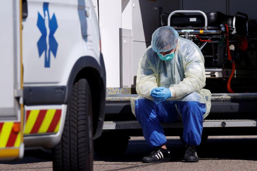 10 Potret Perjuangan Tenaga Medis di Dunia Lawan Pandemi Virus Corona
