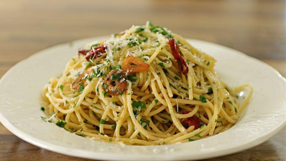 5 Tips Praktis dan Mudah Membuat Saus Aglio Olio, Yuk Coba!