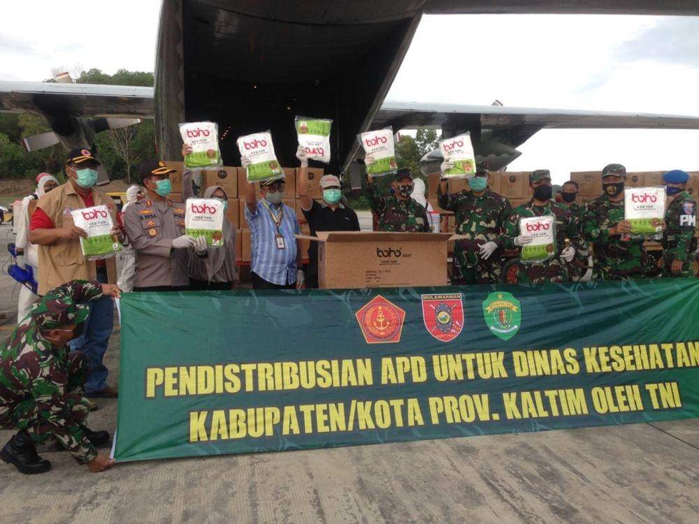 Bantuan APD dan masker untuk Provinsi Kaltim tiba di Balikpapan, 10 April 2020 (IDN Times/Hilmansyah)
