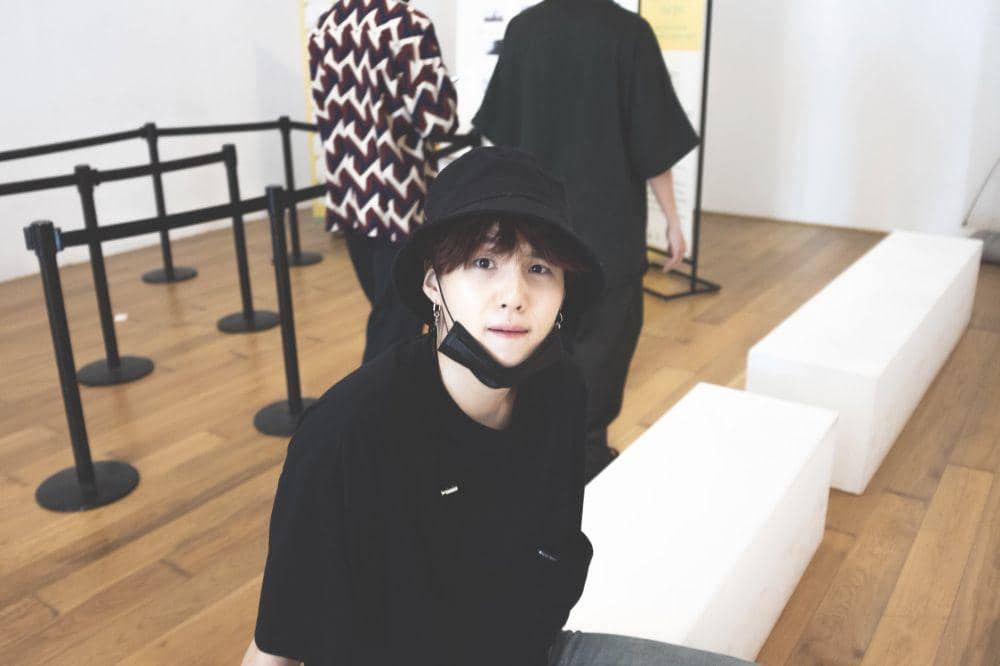 twitter.com/bts_twt