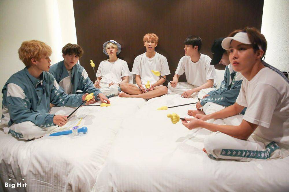 Twitter.com/bts_national