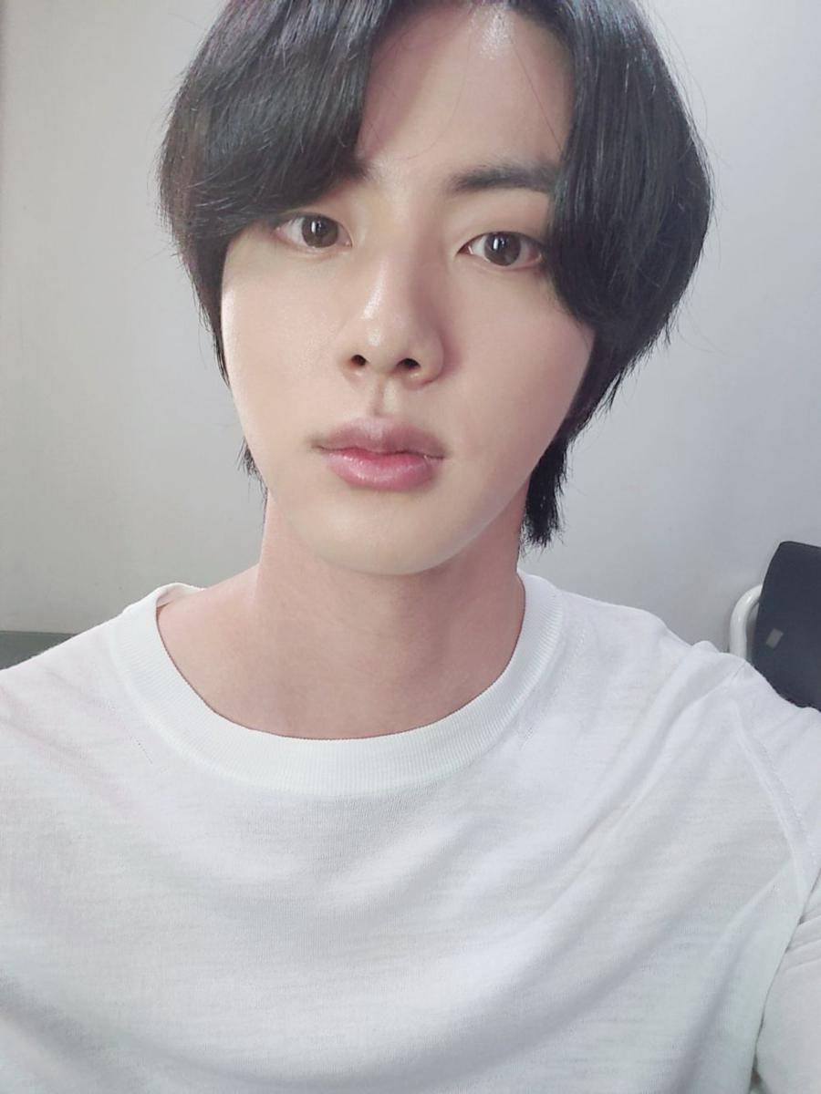 twitter.com/BTS_twt