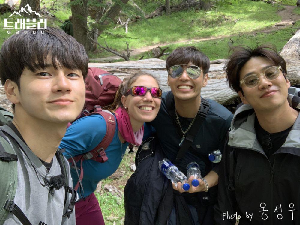 Comeback di Variety Show, 10 Potret Keseruan Ong Seong Wu di Traveler