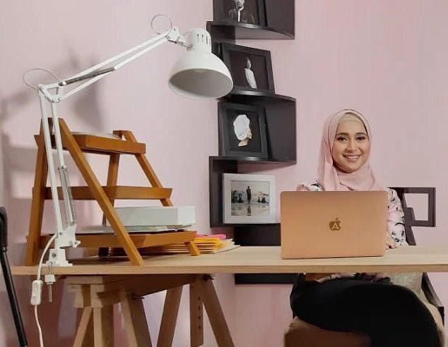 10 Pesona Dokter Arti Indira, Istri Tompi yang Jarang Terekspos
