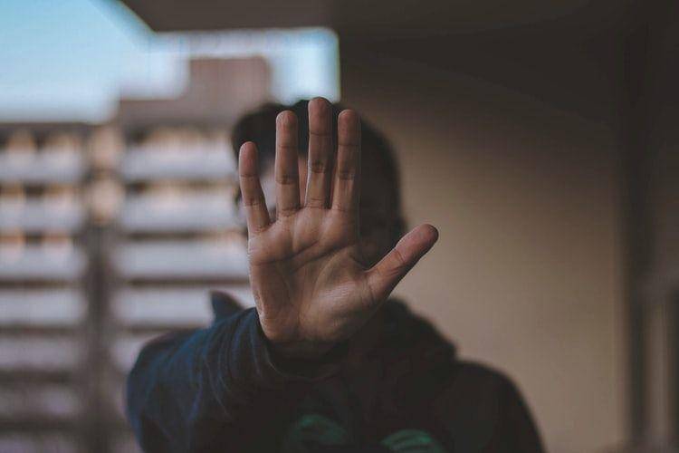 unsplash.com/@nadineshaabana