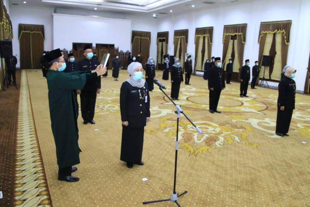 Begini Cara Khofifah Lantik Pejabat Pemprov di Tengah Wabah COVID-19