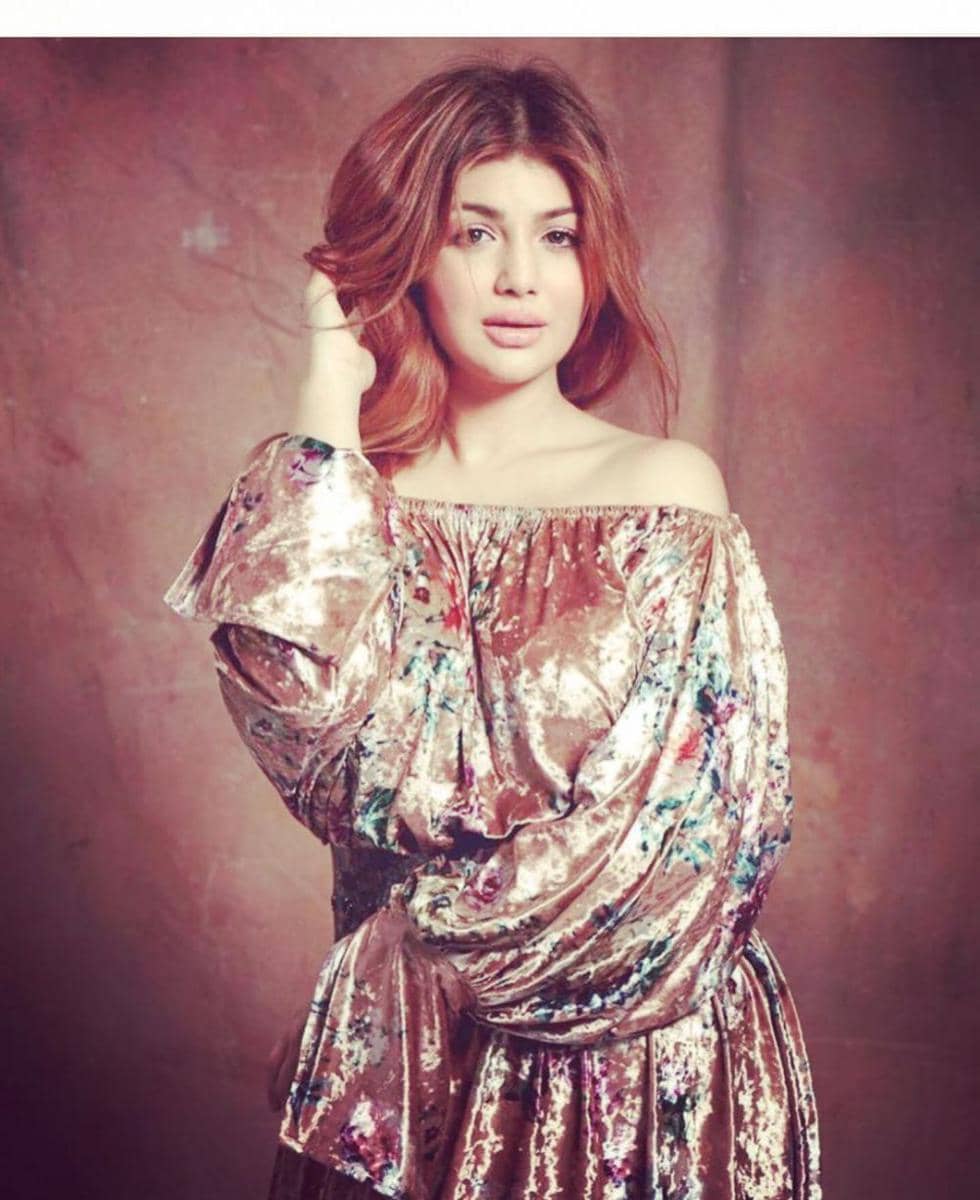 instagram.com/ayeshatakia