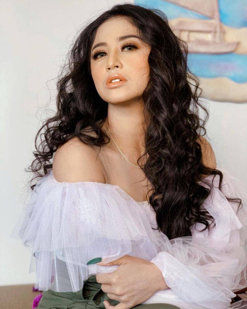 instagram.com/dewiperssikreal