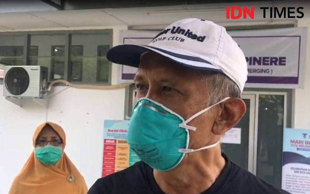 AJ, pasien COVID-19 yang telah dinyatakan sembuh dan dipulangkan dari Rumah Sakit Umum Daerah dr Zainoel Abidin, di Kota Banda Aceh (IDN Times/Saifullah)