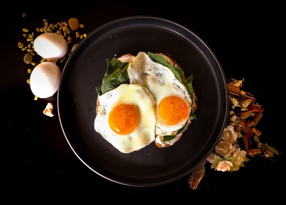 Jangan Sering-sering Makan Telur Setengah Matang, Ini Lho 5 Alasannya