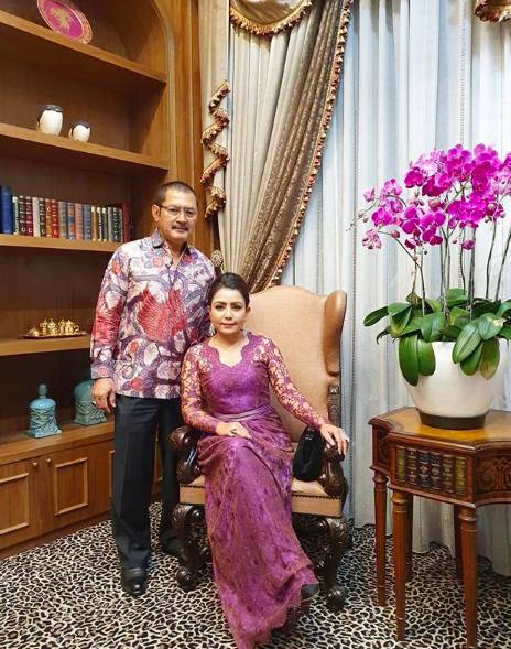 instagram.com/mayangsaritrihatmodjoreal