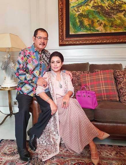 instagram.com/mayangsaritrihatmodjoreal