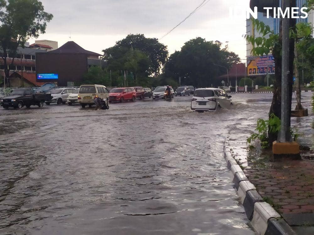 10 Potret Banjir Palembang di Tengah Pandemi Corona
