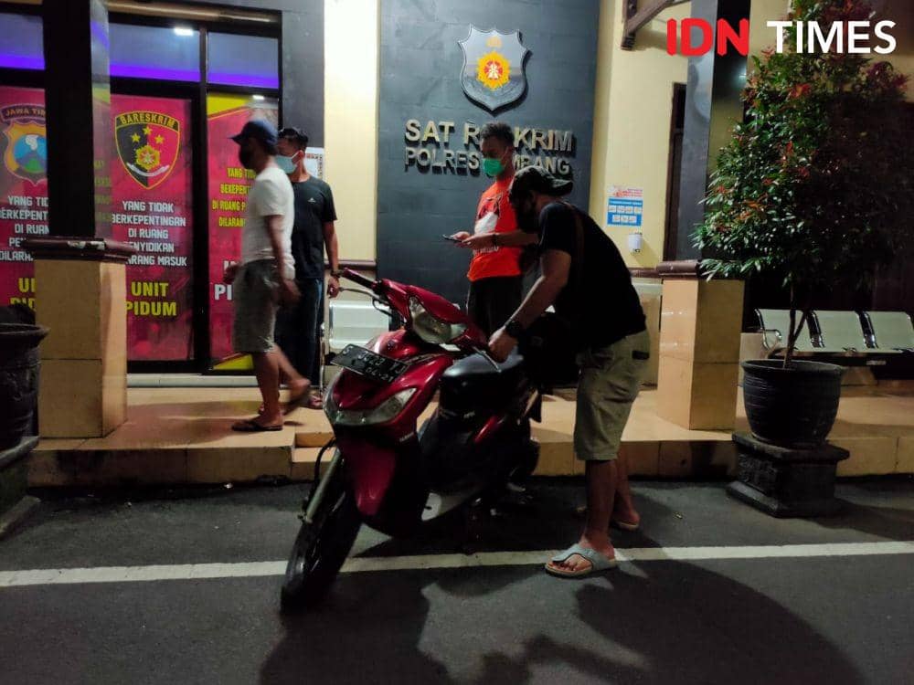 Pelaku saat diamankan di Mapolres Jombang. IDN Times/ Zainul Arifin