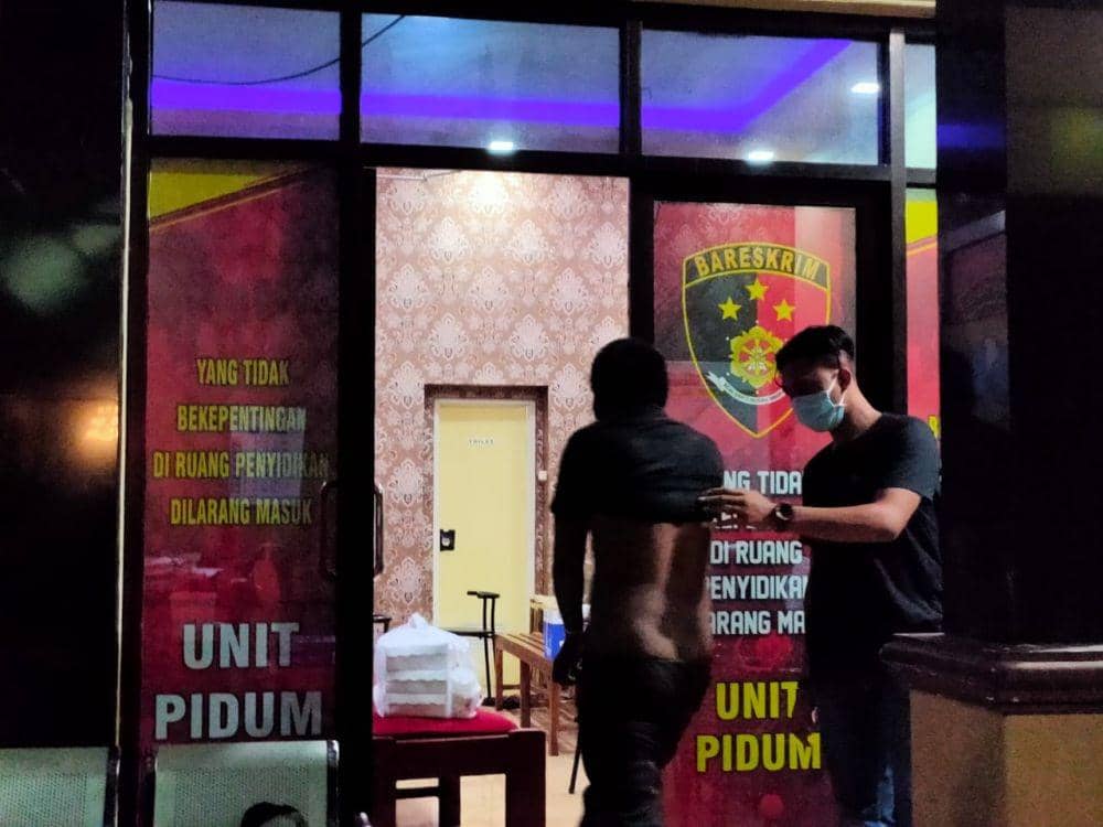 Pelaku saat diamankan di Mapolres Jombang. IDN Times/ Zainul Arifin