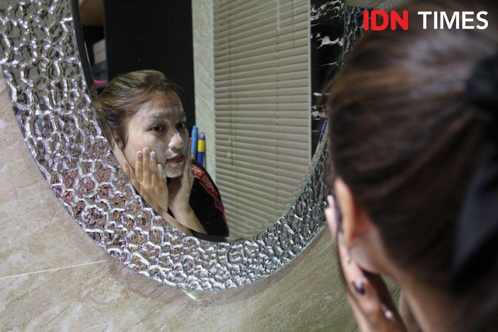 7 Tips Memilih Face Wash untuk Kulit Berjerawat, Hindari Tekstur Scrub