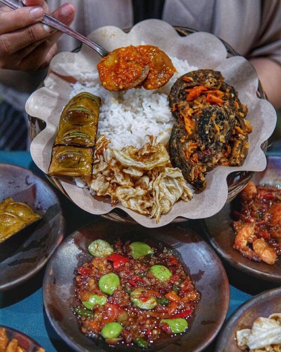 instagram.com/jogjaeatguide