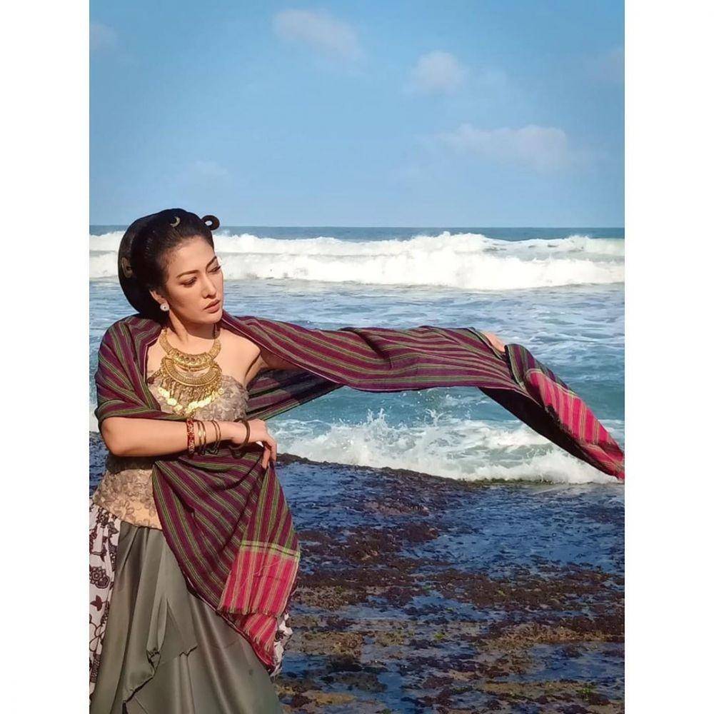 Instagram.com/asri_handayani/
