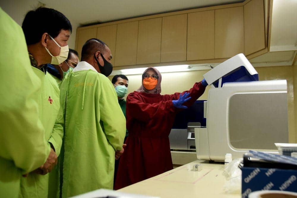Gubernur Sumut, Edy Rahmayadi memantau dan meresmikan laboratorium PCR di RS USU (IDN Times/ Dok. Istimewa)