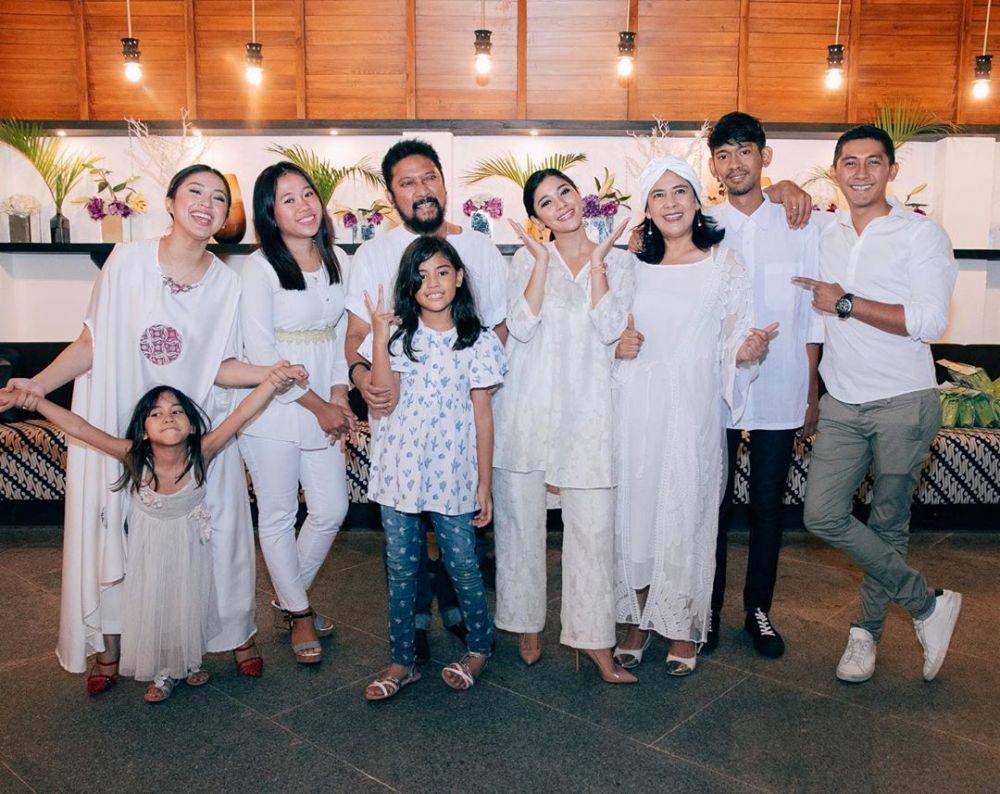 Sudah Menikah Lama, 7 Pasangan Artis Ini Malah Putuskan Bercerai