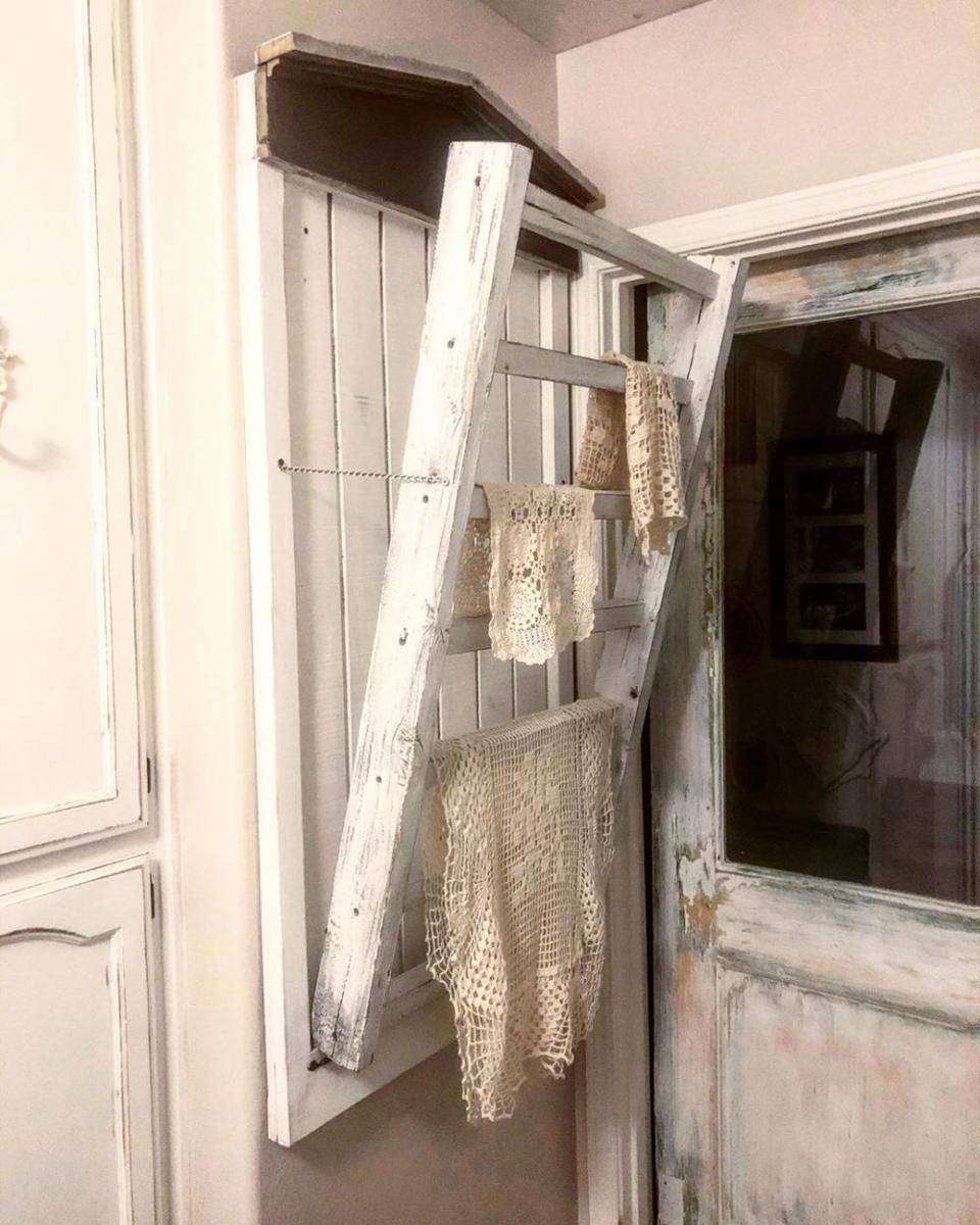 instagram.com/beyond.the.blue.front.door