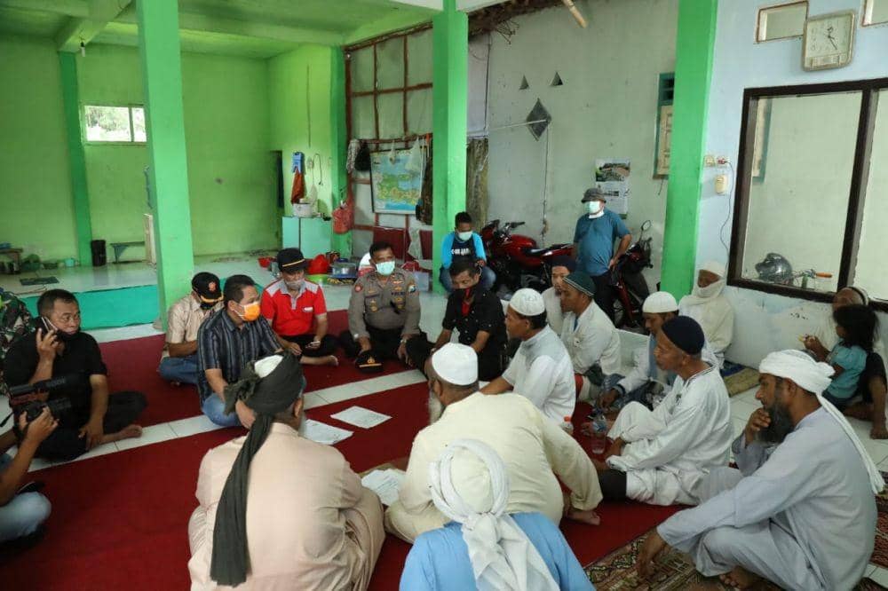 Evakuasi warga Bangladesh yang jemaah Tabligh Akbar Kebon Jeruk di Lumajang. Dokumentasi Pemkab Lumajang