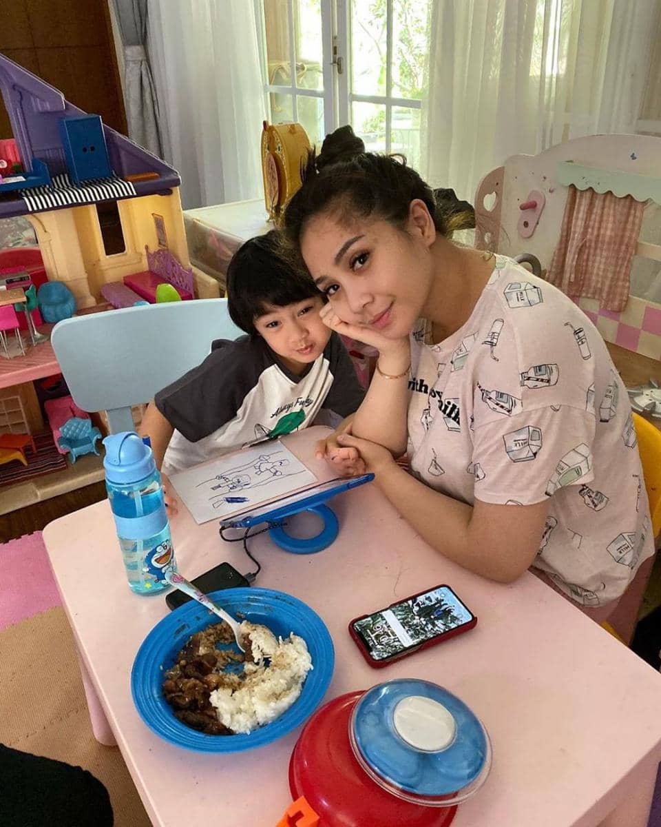 Instagram.com/raffinagita1717