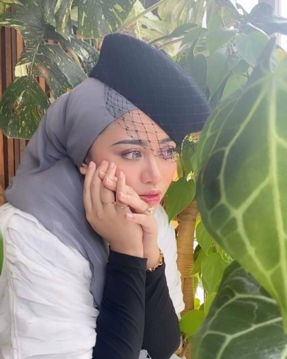 Michaelcools via Instagram.com/rachelvennya/