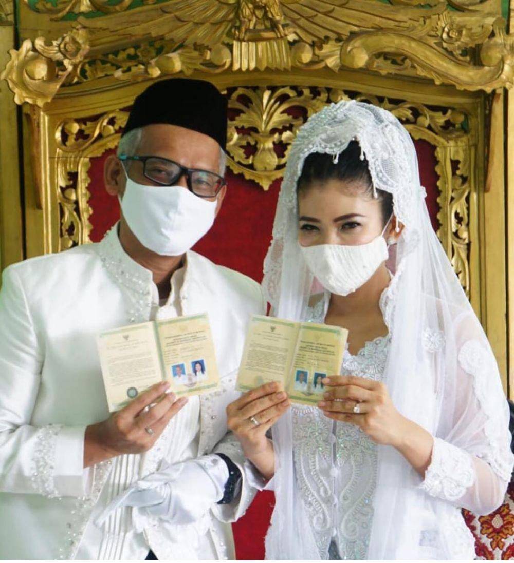 Akad nikah penulis Fira Basuki saat pandemi virus corona (Instagram @Firabasuki)