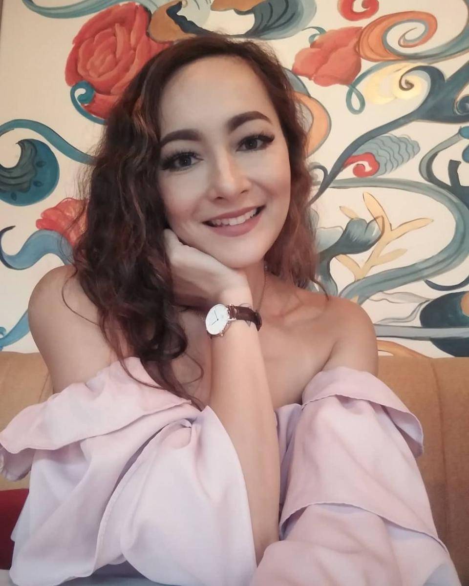 instagram.com/rezerdewi