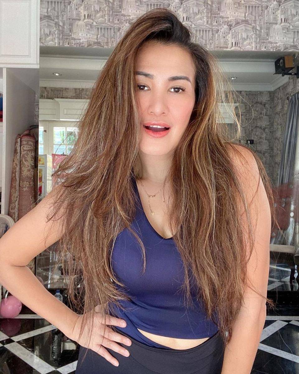 Instagram.com/lizanataliaofficial