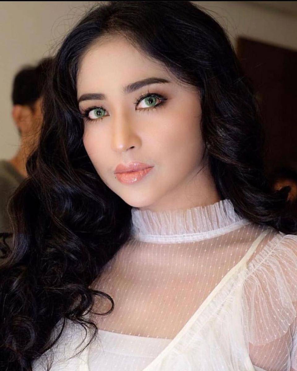 instagram.com/dewiperssikreal