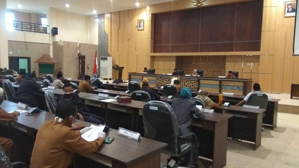 Rapat paripurna DPRD Kabupaten Lamongan. IDN Times/Imron