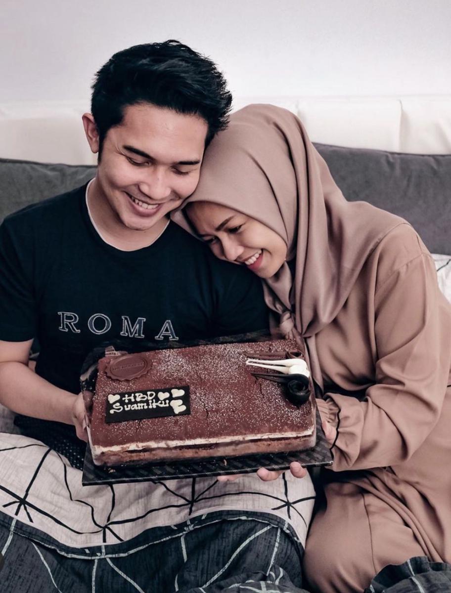 Anniversary, 10 Potret Mesra Rumah Tangga Selebgram Alfy Saga & Fatma