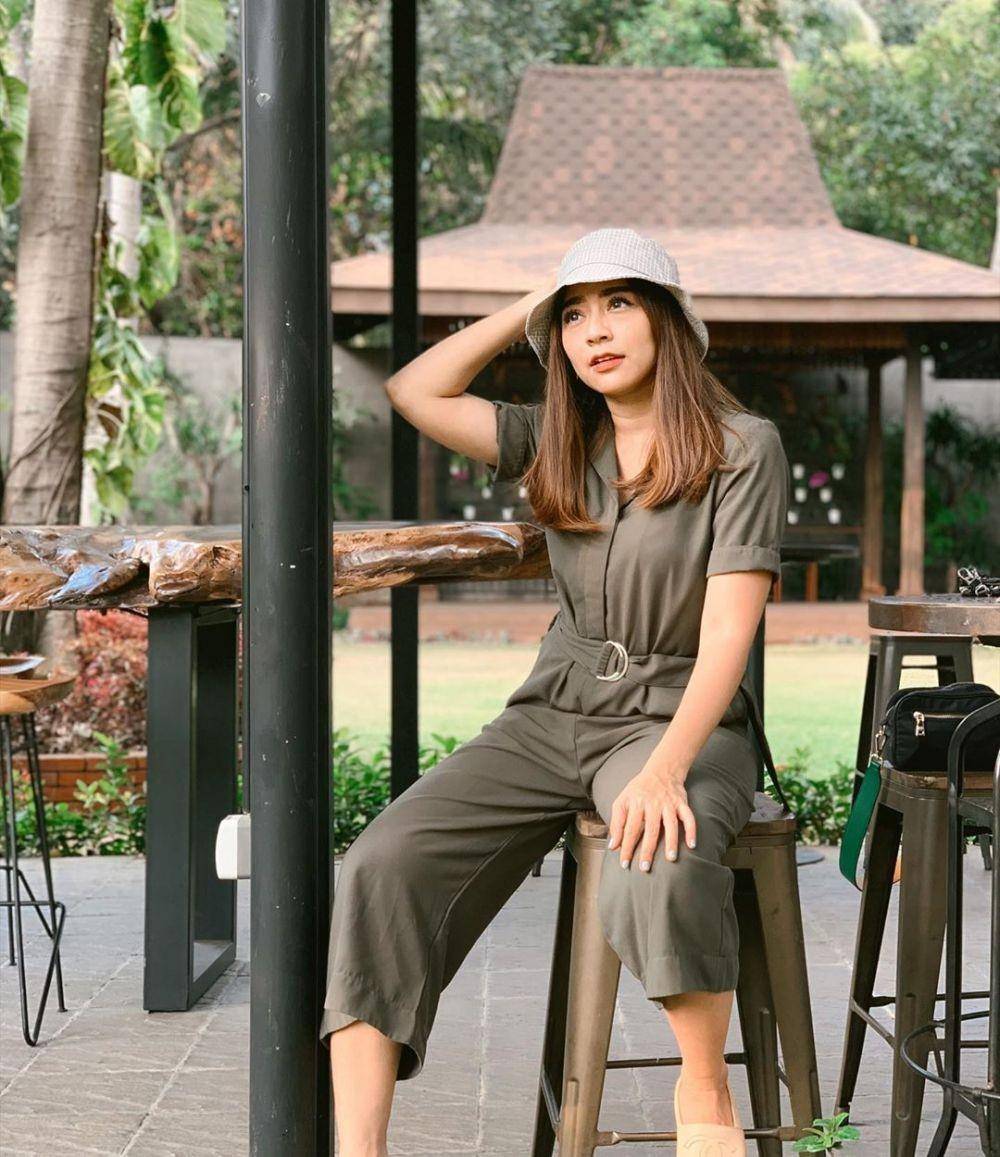 instagram.com/ayuhastari
