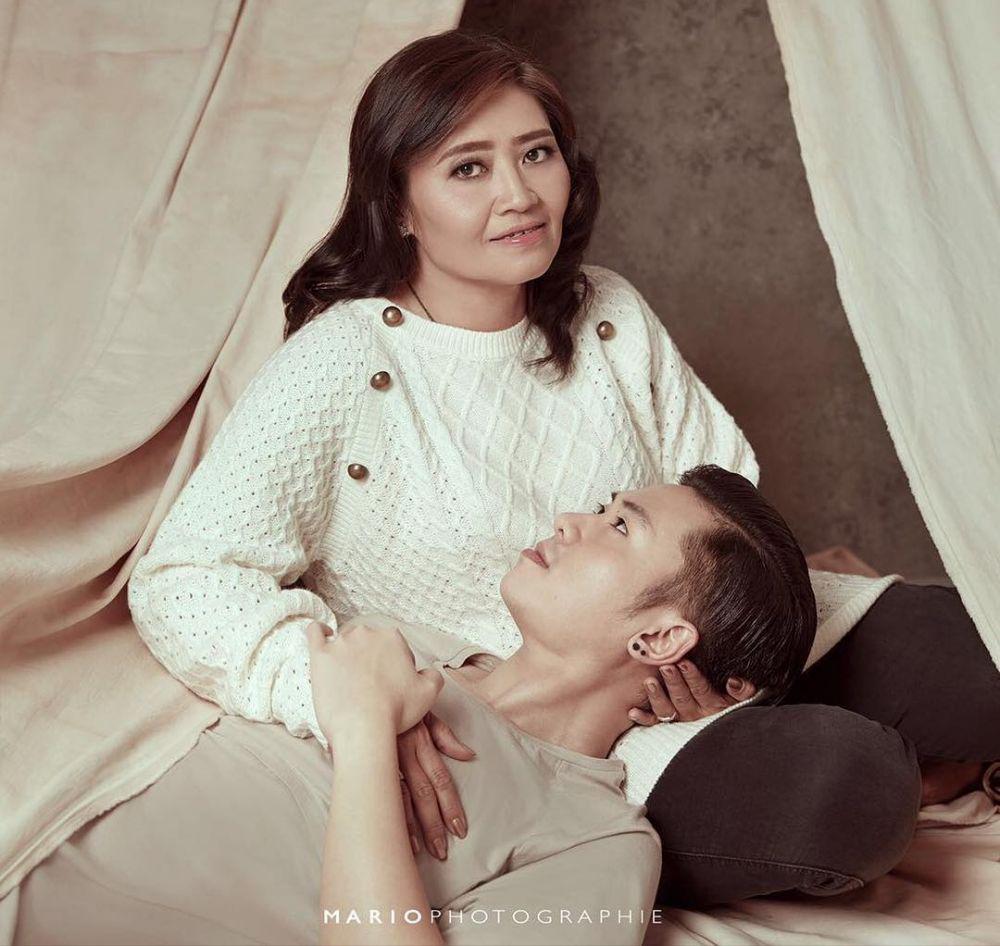10 Potret Kompak Rafael Tan & Mama yang Jarang Tereskpos!