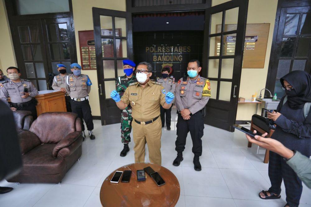 Yana Mulyana: Petugas di 19 Check Point Kota Bandung Segera SWAB Tes!