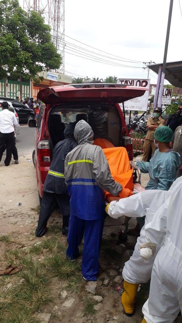 Jenazah dibawa ke Forensik RSUD Djasamen Saragih Kota Pematangsiantar (Dok.IDN Times/Istimewa)