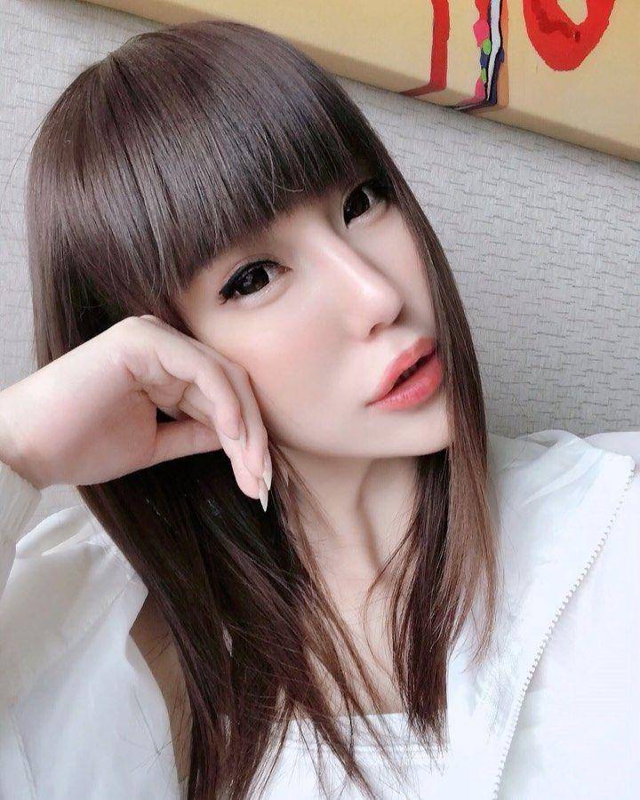instagram.com/aelke