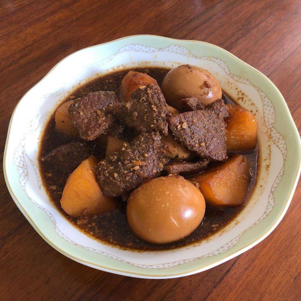 Ilustrasi semur daging kentang (instagram.com/djongsilvi)