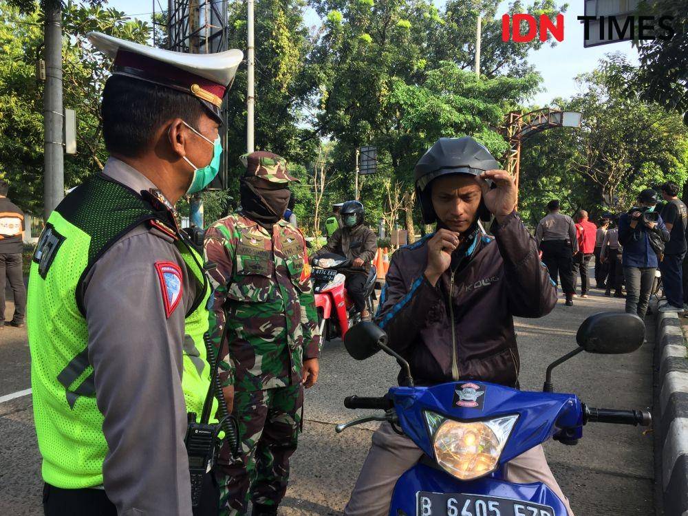 Pengawasan arus lalu lintas kendaraan. (IDN Times/Rohman Wibowo)