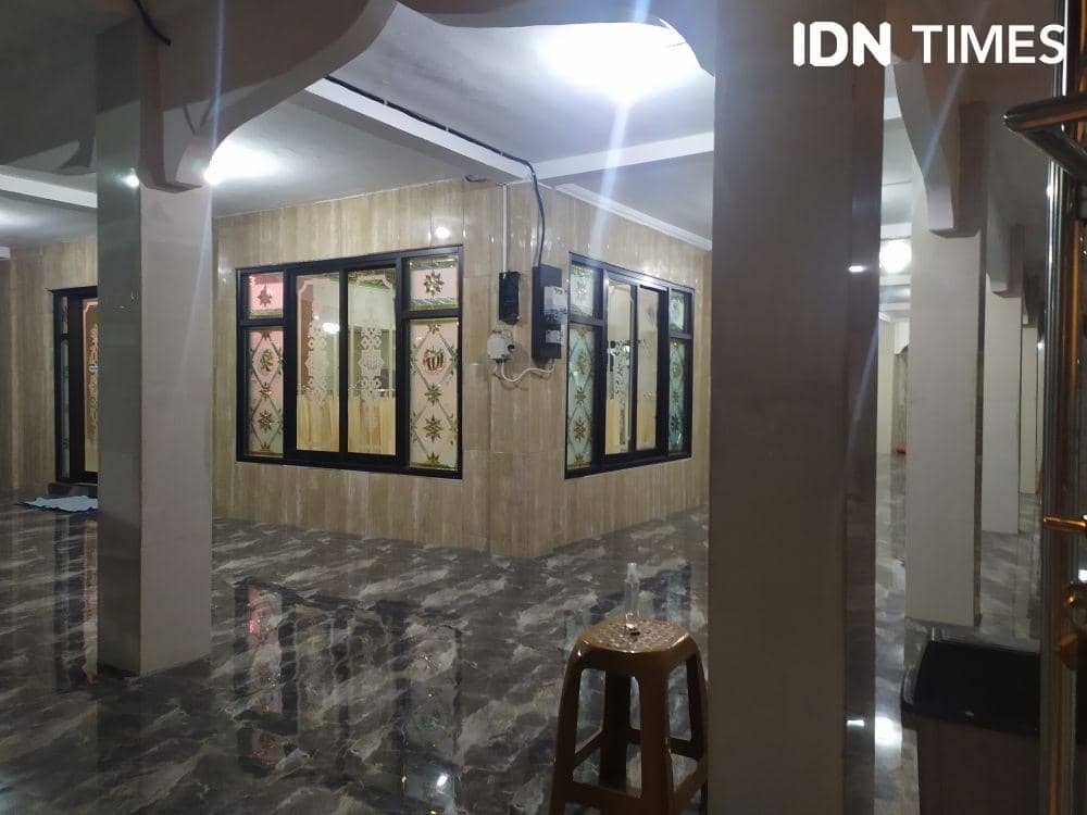 Suasana masjid di Palembang tanpa salat tarawih di bulan ramadan (IDN Times/Feny Maulia Agustin)