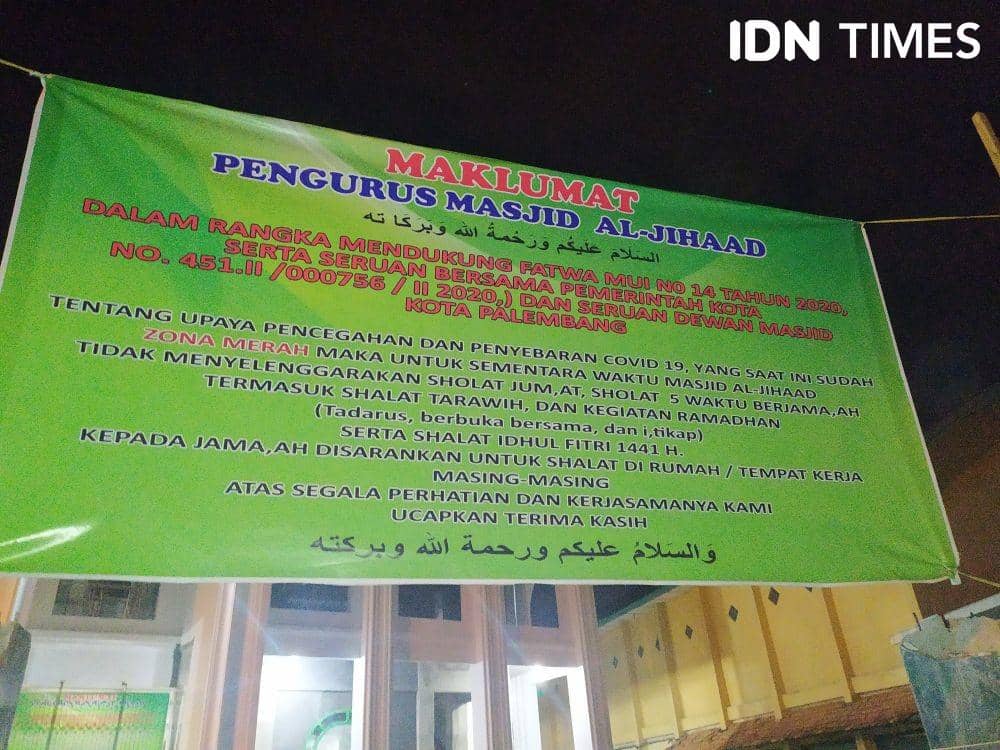 Suasana masjid di Palembang tanpa salat tarawih di bulan ramadan (IDN Times/Feny Maulia Agustin)