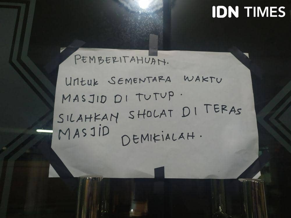 Suasana masjid di Palembang tanpa salat tarawih di bulan ramadan (IDN Times/Feny Maulia Agustin)