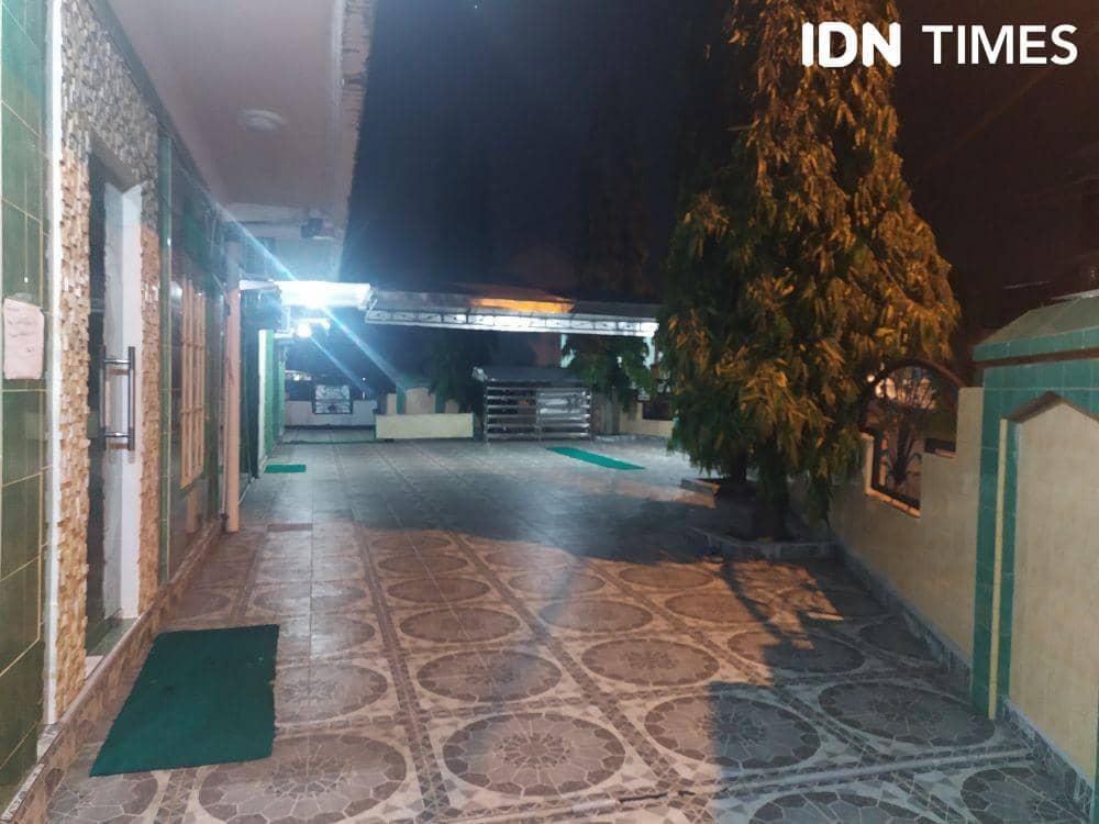 Suasana masjid di Palembang tanpa salat tarawih di bulan ramadan (IDN Times/Feny Maulia Agustin)