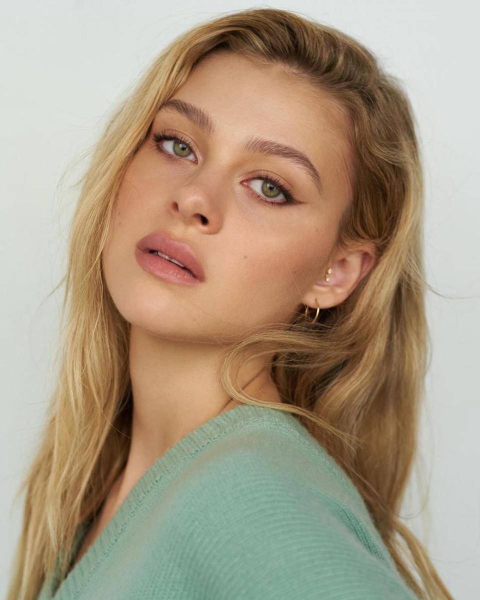 instagram.com/nicolaannepeltz/